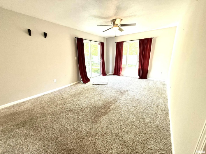 3005 WOODLAWN Place, Marion, Illinois 62959, 3 Bedrooms Bedrooms, 0 ,3 BathroomsBathrooms,Residential,For Sale,WOODLAWN,0,RMAEB458077