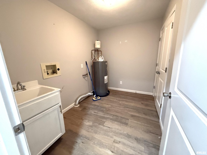 3005 WOODLAWN Place, Marion, Illinois 62959, 3 Bedrooms Bedrooms, 0 ,3 BathroomsBathrooms,Residential,For Sale,WOODLAWN,0,RMAEB458077