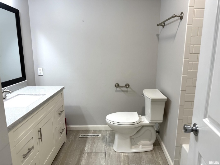 3005 WOODLAWN Place, Marion, Illinois 62959, 3 Bedrooms Bedrooms, 0 ,3 BathroomsBathrooms,Residential,For Sale,WOODLAWN,0,RMAEB458077