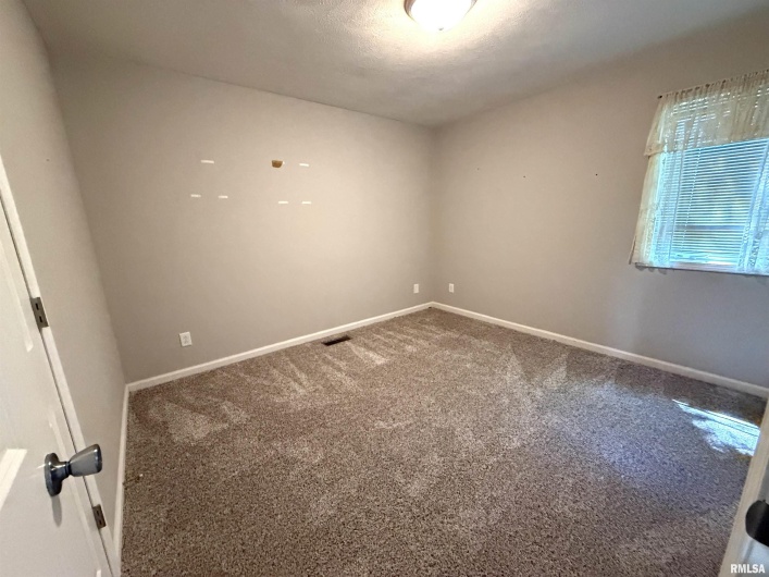 3005 WOODLAWN Place, Marion, Illinois 62959, 3 Bedrooms Bedrooms, 0 ,3 BathroomsBathrooms,Residential,For Sale,WOODLAWN,0,RMAEB458077