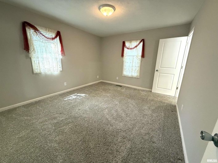 3005 WOODLAWN Place, Marion, Illinois 62959, 3 Bedrooms Bedrooms, 0 ,3 BathroomsBathrooms,Residential,For Sale,WOODLAWN,0,RMAEB458077