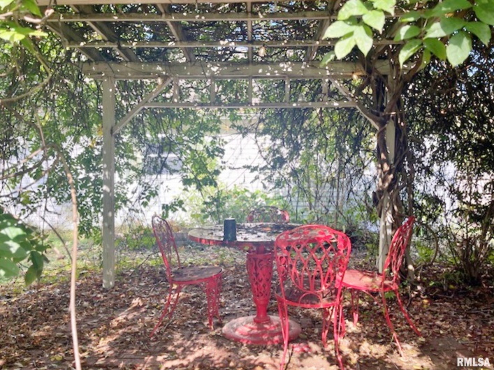 1603 CATHERINE Street, Metropolis, Illinois 62960, 3 Bedrooms Bedrooms, 0 ,2 BathroomsBathrooms,Residential,For Sale,CATHERINE,0,RMAEB460324