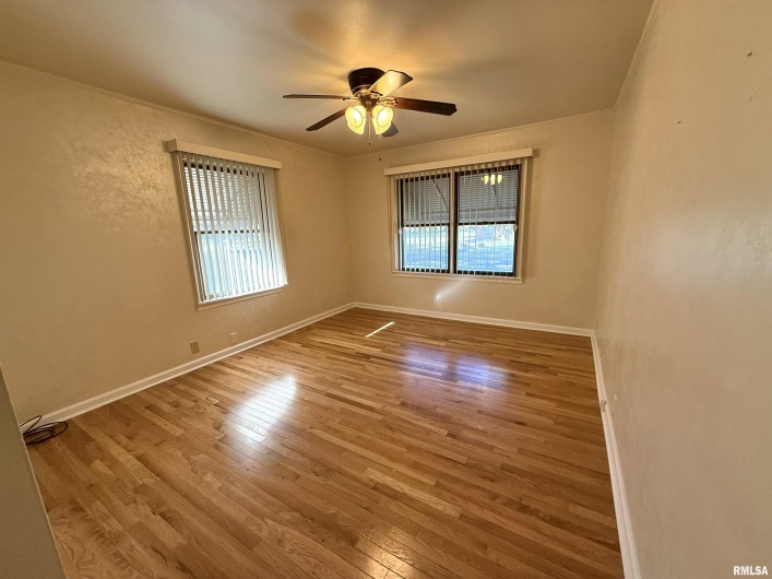 212 12TH Street, Herrin, Illinois 62948, 3 Bedrooms Bedrooms, 0 ,2 BathroomsBathrooms,Residential,For Sale,12TH,0,RMAEB460325