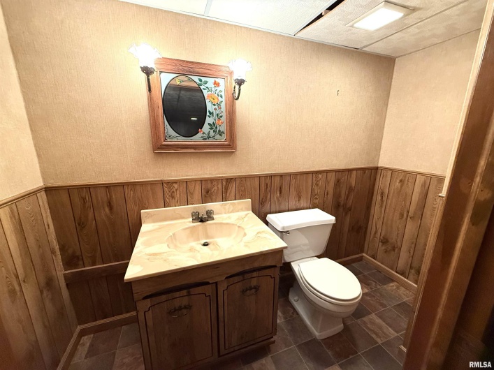 212 12TH Street, Herrin, Illinois 62948, 3 Bedrooms Bedrooms, 0 ,2 BathroomsBathrooms,Residential,For Sale,12TH,0,RMAEB460325