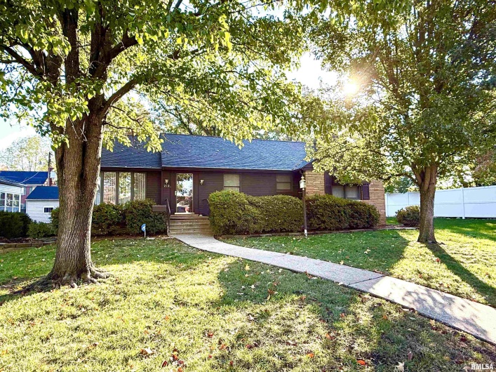 212 12TH Street, Herrin, Illinois 62948, 3 Bedrooms Bedrooms, 0 ,2 BathroomsBathrooms,Residential,For Sale,12TH,0,RMAEB460325