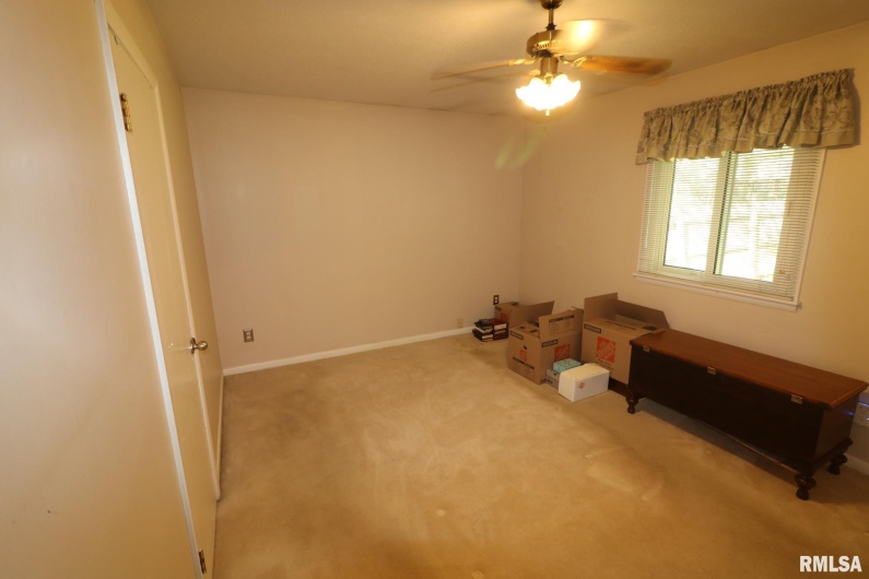 906 VALLEY Drive, Carterville, Illinois 62918, 3 Bedrooms Bedrooms, 0 ,1 BathroomBathrooms,Residential,For Sale,VALLEY,0,RMAEB460327