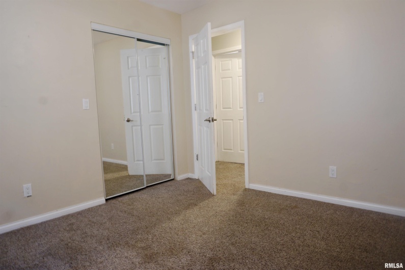 310 4TH Street, Elkville, Illinois 62932, 3 Bedrooms Bedrooms, 0 ,1 BathroomBathrooms,Residential,For Sale,4TH,0,RMAEB460329