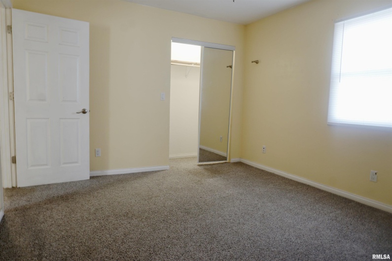 310 4TH Street, Elkville, Illinois 62932, 3 Bedrooms Bedrooms, 0 ,1 BathroomBathrooms,Residential,For Sale,4TH,0,RMAEB460329