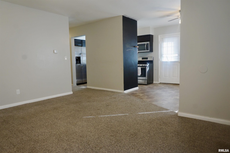 310 4TH Street, Elkville, Illinois 62932, 3 Bedrooms Bedrooms, 0 ,1 BathroomBathrooms,Residential,For Sale,4TH,0,RMAEB460329