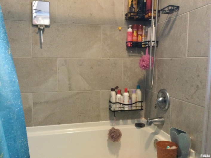 1904 DIVISION Street, Murphysboro, Illinois 62966, 3 Bedrooms Bedrooms, 0 ,1 BathroomBathrooms,Residential,For Sale,DIVISION,0,RMAQC4268959