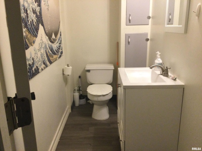 1904 DIVISION Street, Murphysboro, Illinois 62966, 3 Bedrooms Bedrooms, 0 ,1 BathroomBathrooms,Residential,For Sale,DIVISION,0,RMAQC4268959