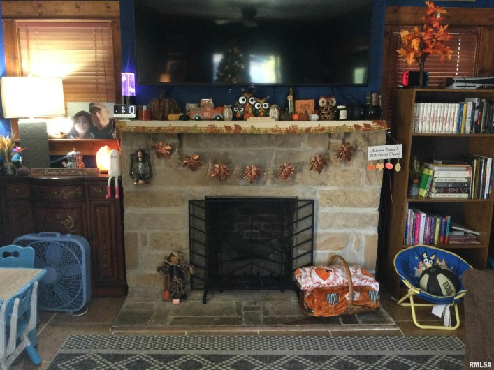 1904 DIVISION Street, Murphysboro, Illinois 62966, 3 Bedrooms Bedrooms, 0 ,1 BathroomBathrooms,Residential,For Sale,DIVISION,0,RMAQC4268959