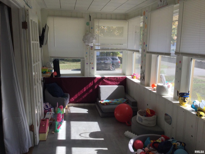 1904 DIVISION Street, Murphysboro, Illinois 62966, 3 Bedrooms Bedrooms, 0 ,1 BathroomBathrooms,Residential,For Sale,DIVISION,0,RMAQC4268959