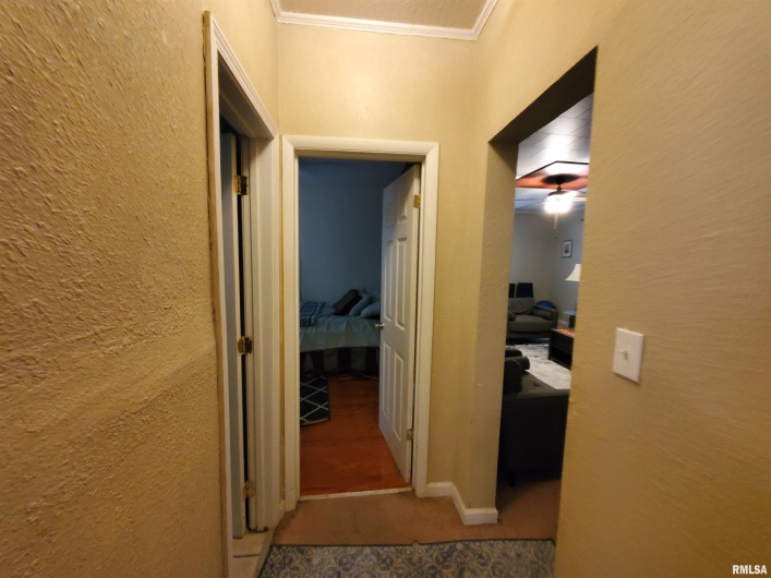 504 ALMOND Street, Carbondale, Illinois 62901, 3 Bedrooms Bedrooms, 0 ,1 BathroomBathrooms,Residential,For Sale,ALMOND,0,RMAEB458463