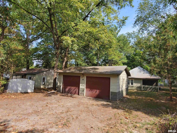 504 ALMOND Street, Carbondale, Illinois 62901, 3 Bedrooms Bedrooms, 0 ,1 BathroomBathrooms,Residential,For Sale,ALMOND,0,RMAEB458463