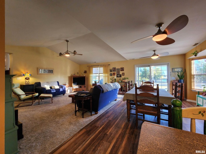 156 HANOVER Lane, Murphysboro, Illinois 62966, 3 Bedrooms Bedrooms, 0 ,2 BathroomsBathrooms,Residential,For Sale,HANOVER,0,RMAEB460283