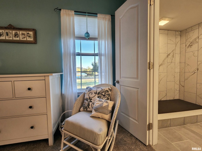 156 HANOVER Lane, Murphysboro, Illinois 62966, 3 Bedrooms Bedrooms, 0 ,2 BathroomsBathrooms,Residential,For Sale,HANOVER,0,RMAEB460283