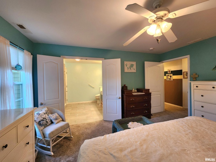 156 HANOVER Lane, Murphysboro, Illinois 62966, 3 Bedrooms Bedrooms, 0 ,2 BathroomsBathrooms,Residential,For Sale,HANOVER,0,RMAEB460283