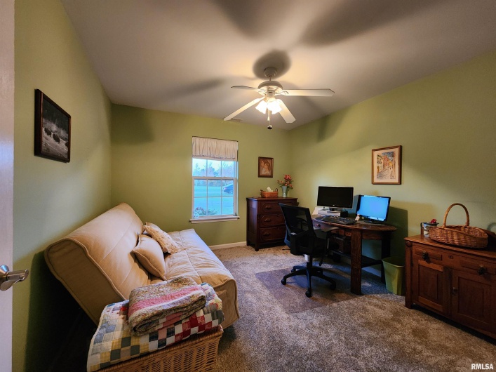 156 HANOVER Lane, Murphysboro, Illinois 62966, 3 Bedrooms Bedrooms, 0 ,2 BathroomsBathrooms,Residential,For Sale,HANOVER,0,RMAEB460283