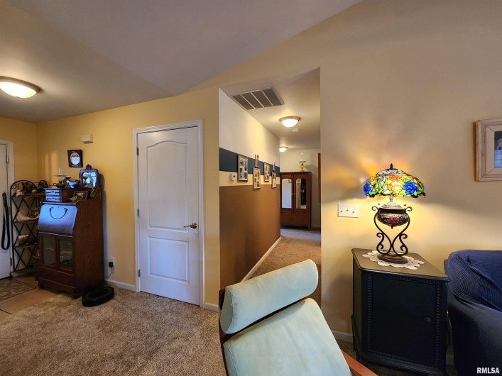 156 HANOVER Lane, Murphysboro, Illinois 62966, 3 Bedrooms Bedrooms, 0 ,2 BathroomsBathrooms,Residential,For Sale,HANOVER,0,RMAEB460283