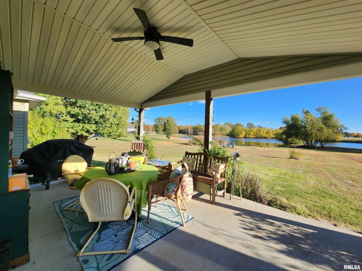 156 HANOVER Lane, Murphysboro, Illinois 62966, 3 Bedrooms Bedrooms, 0 ,2 BathroomsBathrooms,Residential,For Sale,HANOVER,0,RMAEB460283