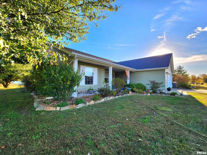 156 HANOVER Lane, Murphysboro, Illinois 62966, 3 Bedrooms Bedrooms, 0 ,2 BathroomsBathrooms,Residential,For Sale,HANOVER,0,RMAEB460283