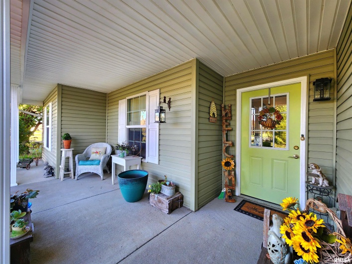 156 HANOVER Lane, Murphysboro, Illinois 62966, 3 Bedrooms Bedrooms, 0 ,2 BathroomsBathrooms,Residential,For Sale,HANOVER,0,RMAEB460283