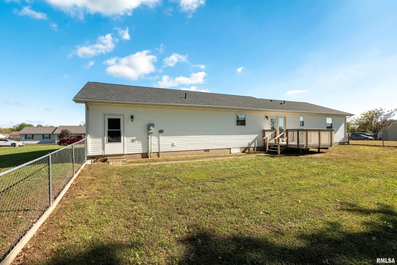 1304 HAZEL Street, Johnston City, Illinois 62951, 3 Bedrooms Bedrooms, 0 ,2 BathroomsBathrooms,Residential,For Sale,HAZEL,0,RMAEB460333