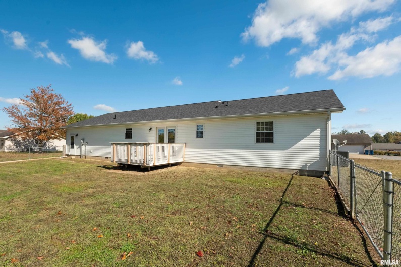 1304 HAZEL Street, Johnston City, Illinois 62951, 3 Bedrooms Bedrooms, 0 ,2 BathroomsBathrooms,Residential,For Sale,HAZEL,0,RMAEB460333