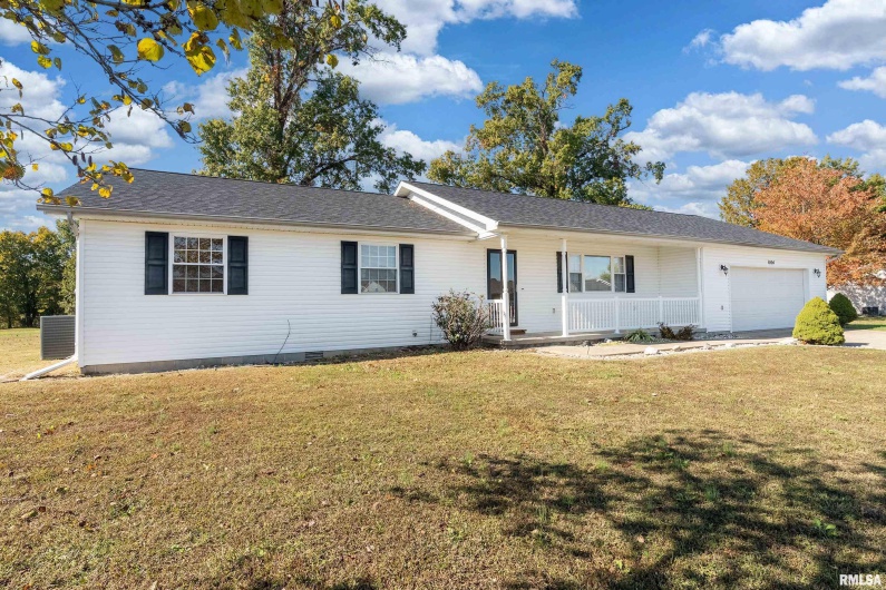 1304 HAZEL Street, Johnston City, Illinois 62951, 3 Bedrooms Bedrooms, 0 ,2 BathroomsBathrooms,Residential,For Sale,HAZEL,0,RMAEB460333