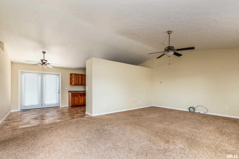 1304 HAZEL Street, Johnston City, Illinois 62951, 3 Bedrooms Bedrooms, 0 ,2 BathroomsBathrooms,Residential,For Sale,HAZEL,0,RMAEB460333