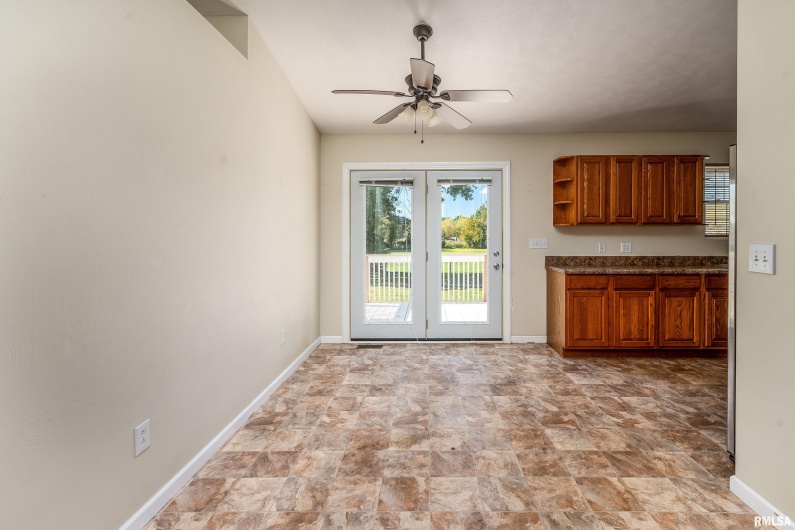 1304 HAZEL Street, Johnston City, Illinois 62951, 3 Bedrooms Bedrooms, 0 ,2 BathroomsBathrooms,Residential,For Sale,HAZEL,0,RMAEB460333