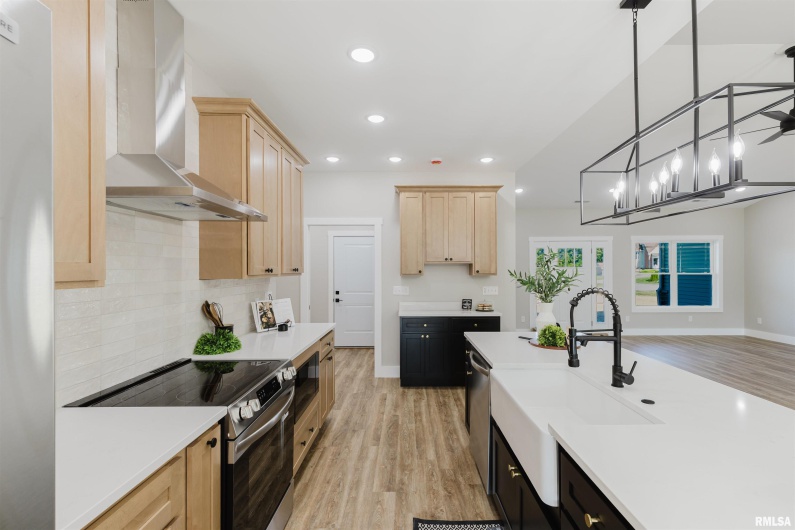 704 JONATHAN Lane, Carterville, Illinois 62918, 4 Bedrooms Bedrooms, 0 ,2 BathroomsBathrooms,Residential,For Sale,JONATHAN,0,RMAEB459279