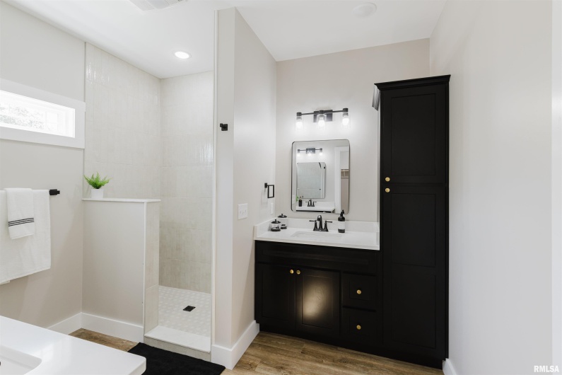 704 JONATHAN Lane, Carterville, Illinois 62918, 4 Bedrooms Bedrooms, 0 ,2 BathroomsBathrooms,Residential,For Sale,JONATHAN,0,RMAEB459279