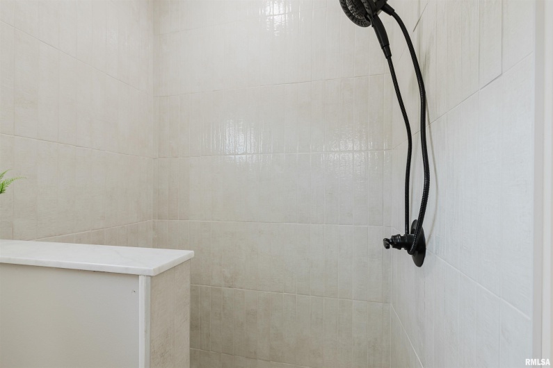 704 JONATHAN Lane, Carterville, Illinois 62918, 4 Bedrooms Bedrooms, 0 ,2 BathroomsBathrooms,Residential,For Sale,JONATHAN,0,RMAEB459279