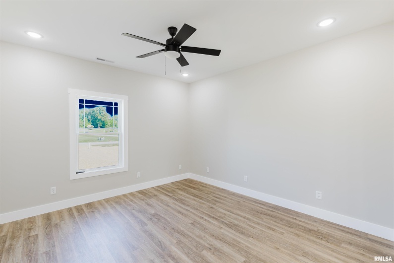 704 JONATHAN Lane, Carterville, Illinois 62918, 4 Bedrooms Bedrooms, 0 ,2 BathroomsBathrooms,Residential,For Sale,JONATHAN,0,RMAEB459279