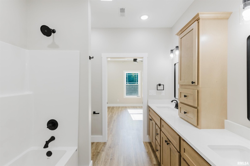 704 JONATHAN Lane, Carterville, Illinois 62918, 4 Bedrooms Bedrooms, 0 ,2 BathroomsBathrooms,Residential,For Sale,JONATHAN,0,RMAEB459279