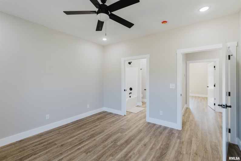 704 JONATHAN Lane, Carterville, Illinois 62918, 4 Bedrooms Bedrooms, 0 ,2 BathroomsBathrooms,Residential,For Sale,JONATHAN,0,RMAEB459279