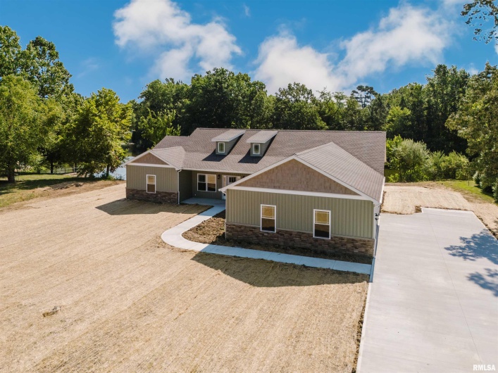 704 JONATHAN Lane, Carterville, Illinois 62918, 4 Bedrooms Bedrooms, 0 ,2 BathroomsBathrooms,Residential,For Sale,JONATHAN,0,RMAEB459279