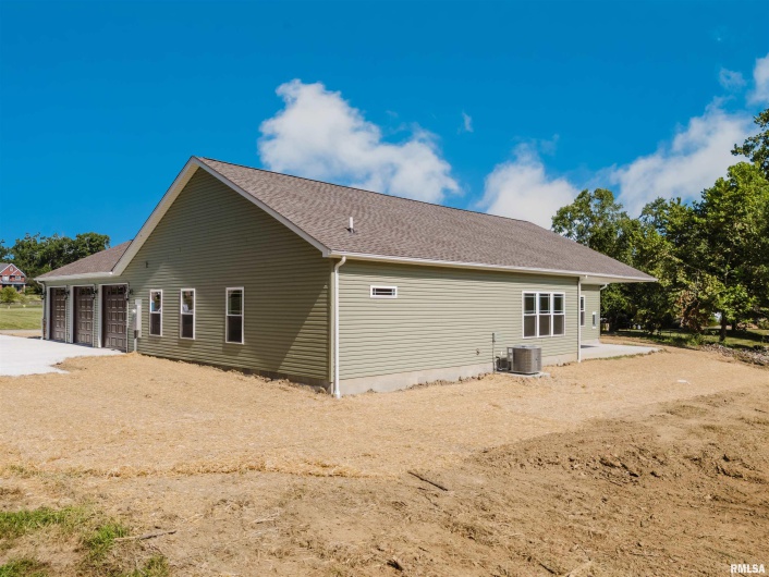 704 JONATHAN Lane, Carterville, Illinois 62918, 4 Bedrooms Bedrooms, 0 ,2 BathroomsBathrooms,Residential,For Sale,JONATHAN,0,RMAEB459279