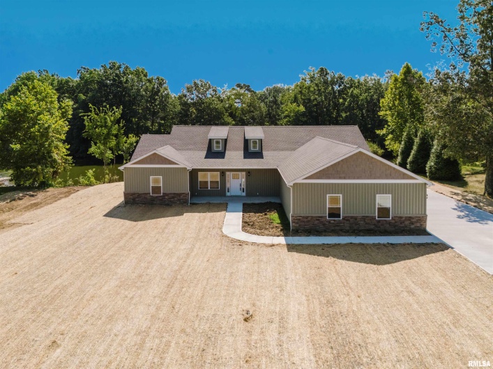 704 JONATHAN Lane, Carterville, Illinois 62918, 4 Bedrooms Bedrooms, 0 ,2 BathroomsBathrooms,Residential,For Sale,JONATHAN,0,RMAEB459279