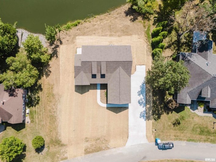 704 JONATHAN Lane, Carterville, Illinois 62918, 4 Bedrooms Bedrooms, 0 ,2 BathroomsBathrooms,Residential,For Sale,JONATHAN,0,RMAEB459279