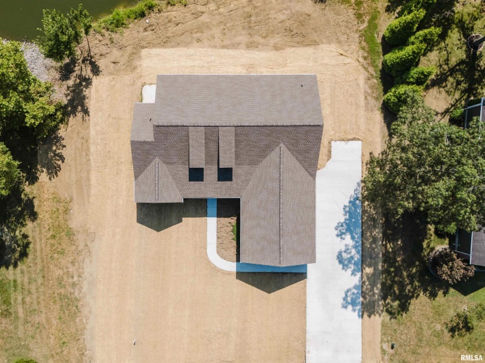 704 JONATHAN Lane, Carterville, Illinois 62918, 4 Bedrooms Bedrooms, 0 ,2 BathroomsBathrooms,Residential,For Sale,JONATHAN,0,RMAEB459279