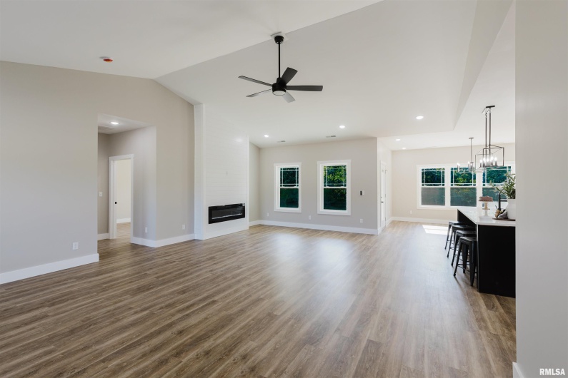 704 JONATHAN Lane, Carterville, Illinois 62918, 4 Bedrooms Bedrooms, 0 ,2 BathroomsBathrooms,Residential,For Sale,JONATHAN,0,RMAEB459279