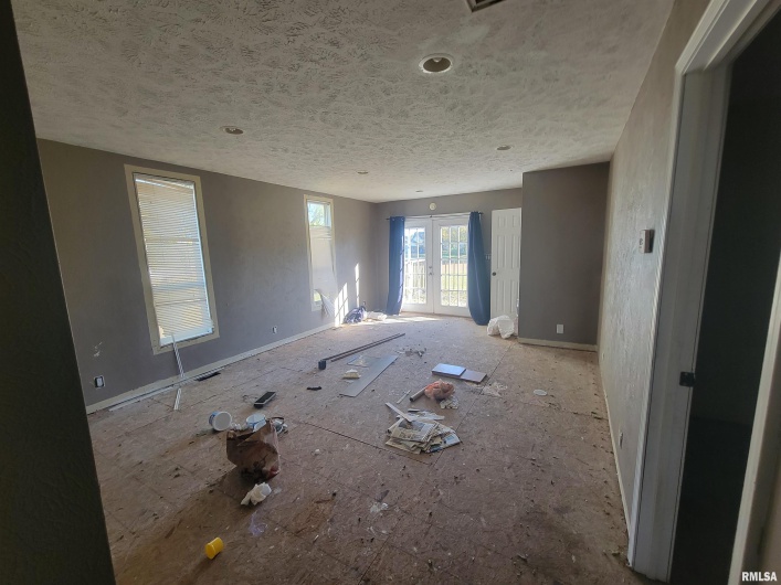 208 WASHINGTON Street, Hurst, Illinois 62949, 3 Bedrooms Bedrooms, 0 ,3 BathroomsBathrooms,Residential,For Sale,WASHINGTON,0,RMAEB460340