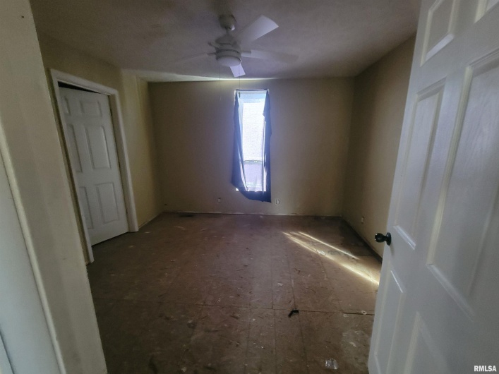 208 WASHINGTON Street, Hurst, Illinois 62949, 3 Bedrooms Bedrooms, 0 ,3 BathroomsBathrooms,Residential,For Sale,WASHINGTON,0,RMAEB460340