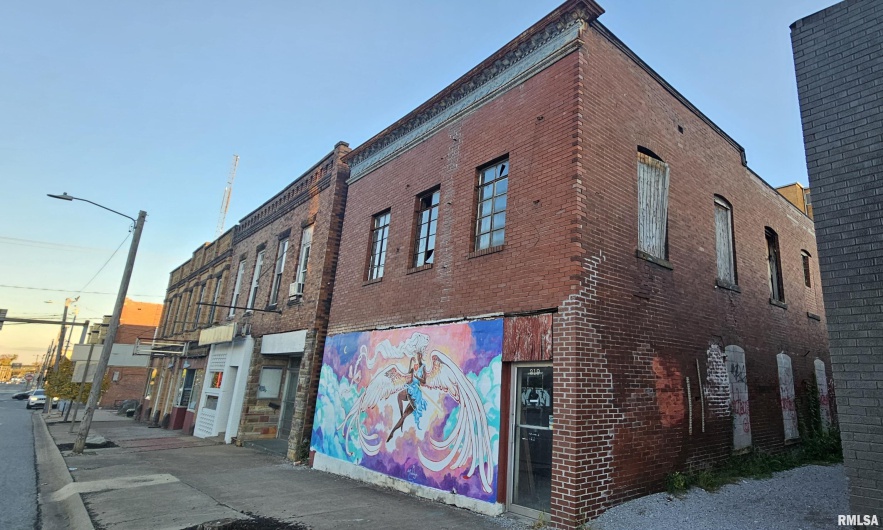 219 MAIN Street, Carbondale, Illinois 62901, 0 , 0 ,0,Commercial Sale,For Sale,MAIN,0,RMAEB460337