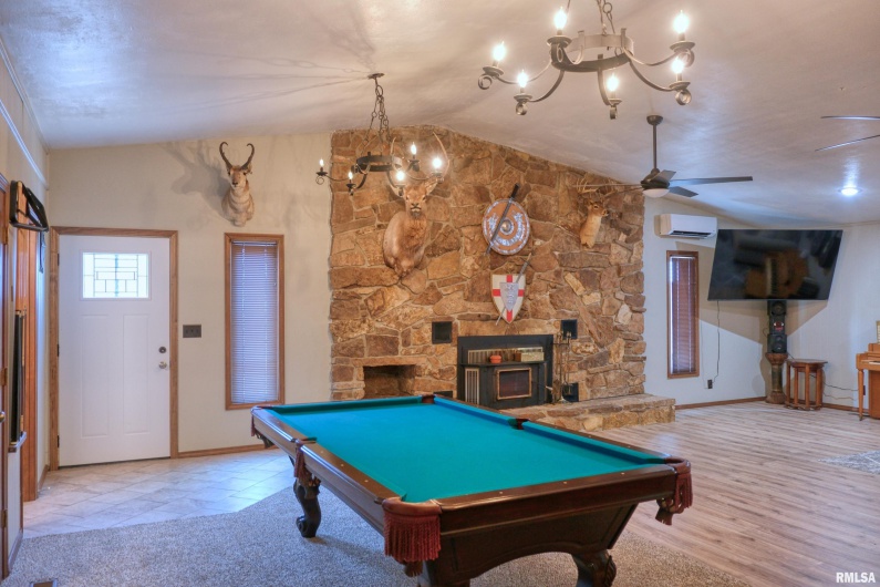 2036 SPRUCE Street, Murphysboro, Illinois 62966, 3 Bedrooms Bedrooms, 0 ,2 BathroomsBathrooms,Residential,For Sale,SPRUCE,0,RMAEB460338