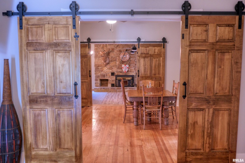 2036 SPRUCE Street, Murphysboro, Illinois 62966, 3 Bedrooms Bedrooms, 0 ,2 BathroomsBathrooms,Residential,For Sale,SPRUCE,0,RMAEB460338