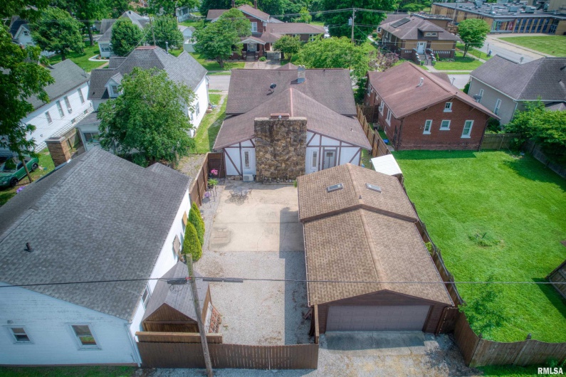 2036 SPRUCE Street, Murphysboro, Illinois 62966, 3 Bedrooms Bedrooms, 0 ,2 BathroomsBathrooms,Residential,For Sale,SPRUCE,0,RMAEB460338